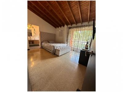 Casa de 3 alcobas en venta en Transversal Intermedia, Envigado, 260 m² · foto 12 de 20