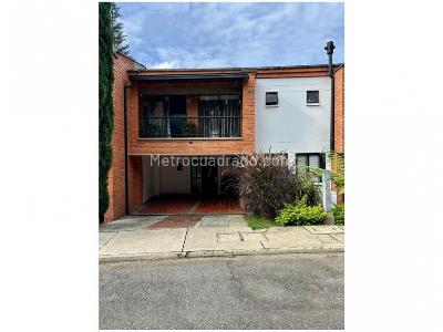 Casa de 3 alcobas en venta en Transversal Intermedia, Envigado, 260 m² · foto 14 de 20
