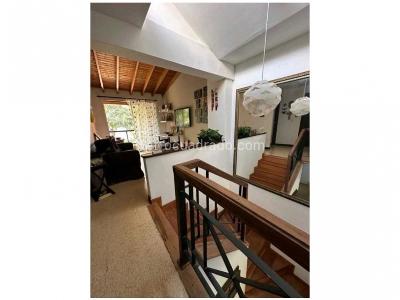 Casa de 3 alcobas en venta en Transversal Intermedia, Envigado, 260 m² · foto 16 de 20