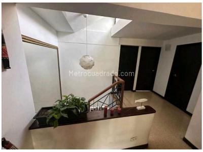 Casa de 3 alcobas en venta en Transversal Intermedia, Envigado, 260 m² · foto 19 de 20