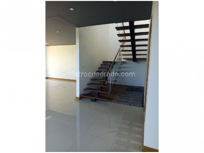 Casa de 3 alcobas en venta en El Poblado, Medellín, 280 m² · foto 13 de 20