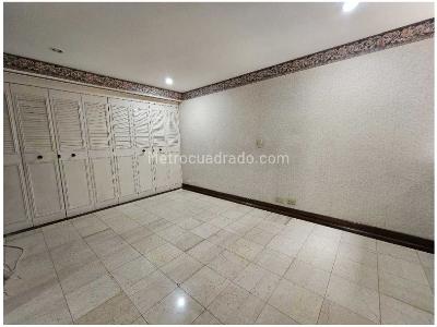 Apartamento de 3 alcobas en venta en El Poblado, Medellín, 106 m² · foto 6 de 7