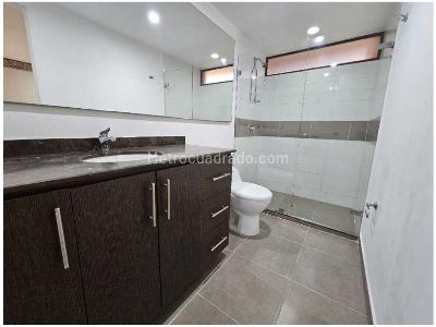 Apartamento de 3 alcobas en venta en El Poblado, Medellín, 106 m² · foto 7 de 7