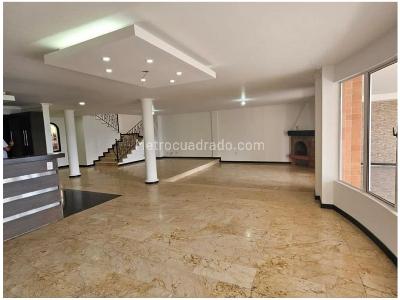 Casa de 5 alcobas en venta en El Poblado, Medellín, 420 m² · foto 2 de 20