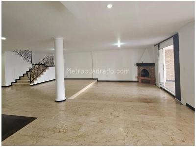 Casa de 5 alcobas en venta en El Poblado, Medellín, 420 m² · foto 3 de 20