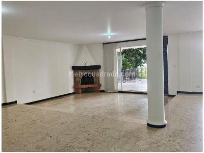 Casa de 5 alcobas en venta en El Poblado, Medellín, 420 m² · foto 4 de 20