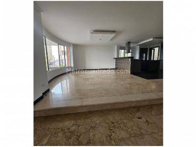 Casa de 5 alcobas en venta en El Poblado, Medellín, 420 m² · foto 5 de 20
