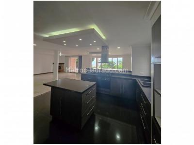 Casa de 5 alcobas en venta en El Poblado, Medellín, 420 m² · foto 12 de 20