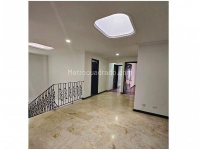 Casa de 5 alcobas en venta en El Poblado, Medellín, 420 m² · foto 13 de 20