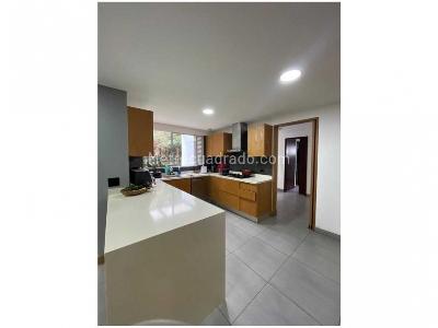 Casa de 3 alcobas en venta en Loma Del Escobero, Envigado, 300 m² · foto 6 de 20