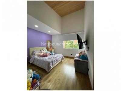 Casa de 3 alcobas en venta en Loma Del Escobero, Envigado, 300 m² · foto 15 de 20