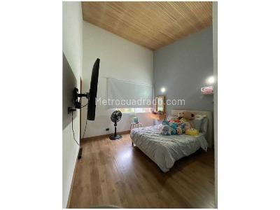 Casa de 3 alcobas en venta en Loma Del Escobero, Envigado, 300 m² · foto 17 de 20