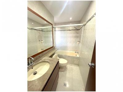 Apartamento de 2 alcobas en venta en El Poblado, Medellín, 94 m² · foto 16 de 20
