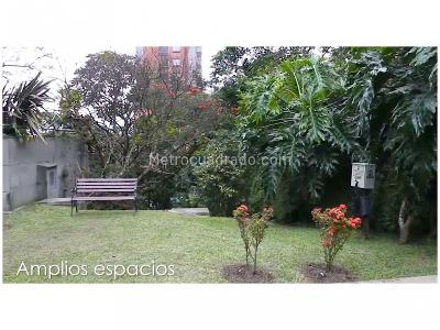 Apartamento de 2 alcobas en venta en El Poblado, Medellín, 94 m² · foto 18 de 20