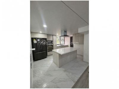 Apartamento de 3 alcobas en venta en El Poblado, Medellín, 169 m² · foto 7 de 18