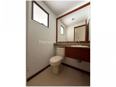 Casa de 3 alcobas en venta en El Poblado, Medellín, 289 m² · foto 11 de 20