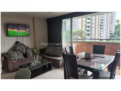 Apartamento en venta en Loma De Los Bernal, Medellín · foto 2 de 20