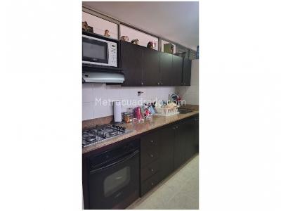 Apartamento en venta en Loma De Los Bernal, Medellín · foto 10 de 20