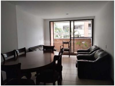 Apartamento de 3 alcobas en venta en Conquistadores, Medellín, 87 m² · foto 2 de 13