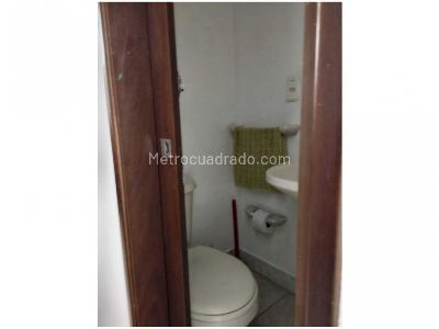 Apartamento de 3 alcobas en venta en Conquistadores, Medellín, 87 m² · foto 3 de 13