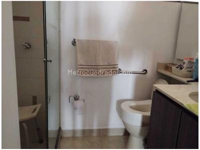 Apartamento de 3 alcobas en venta en Conquistadores, Medellín, 87 m² · foto 4 de 13