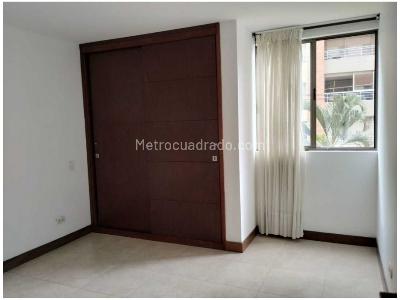 Apartamento de 3 alcobas en venta en Conquistadores, Medellín, 87 m² · foto 6 de 13