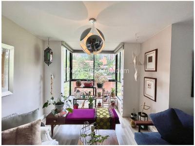 Apartamento de 2 alcobas en venta en El Poblado, Medellín, 90 m² · foto 3 de 14