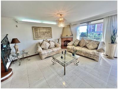 Casa de 3 alcobas en venta en El Poblado, Medellín, 345 m² · foto 3 de 19