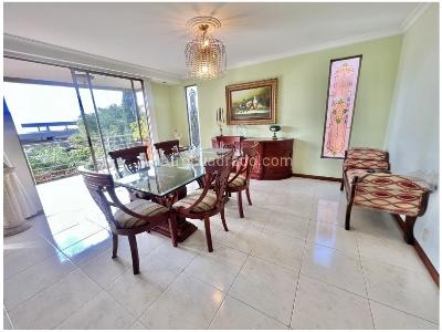 Casa de 3 alcobas en venta en El Poblado, Medellín, 345 m² · foto 4 de 19