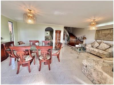 Casa de 3 alcobas en venta en El Poblado, Medellín, 345 m² · foto 5 de 19