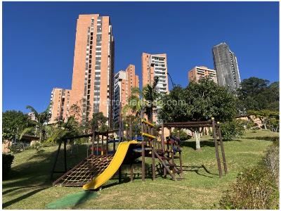 Casa de 3 alcobas en venta en El Poblado, Medellín, 345 m² · foto 16 de 19