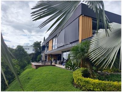 Casa de 5 alcobas en venta en Las Palmas, Medellín, 853 m² · foto 2 de 20