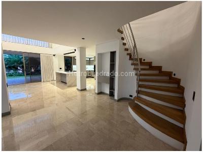 Casa de 3 alcobas en venta en El Poblado, Medellín, 416 m² · foto 8 de 20