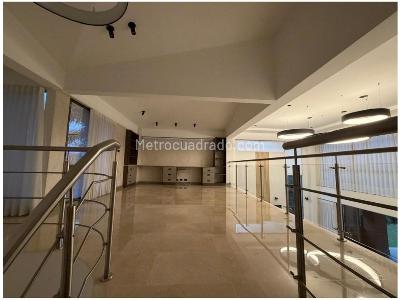 Casa de 3 alcobas en venta en El Poblado, Medellín, 416 m² · foto 15 de 20