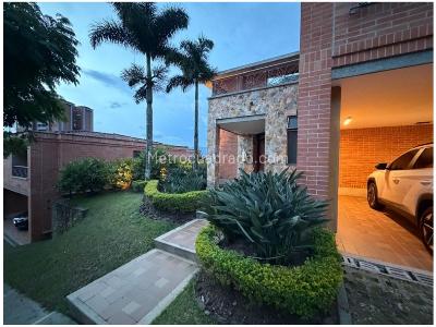 Casa de 3 alcobas en venta en El Poblado, Medellín, 416 m² · foto 17 de 20