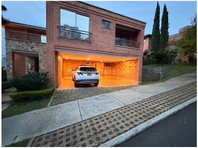 Casa de 3 alcobas en venta en El Poblado, Medellín, 416 m² · foto 18 de 20