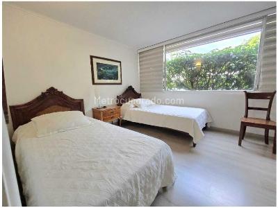 Apartamento de 3 alcobas en venta en Las Vegas, Medellín, 310 m² · foto 12 de 20