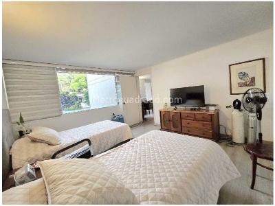 Apartamento de 3 alcobas en venta en Las Vegas, Medellín, 310 m² · foto 14 de 20