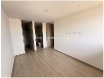 Apartamento de 3 alcobas en venta en Itagui Ciudad, Itagüí, 63 m² · foto 3 de 20