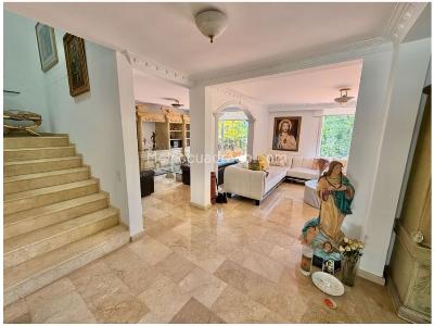 Casa de 4 alcobas en venta en El Poblado, Medellín, 265 m² · foto 2 de 20