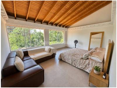 Casa de 4 alcobas en venta en El Poblado, Medellín, 265 m² · foto 19 de 20