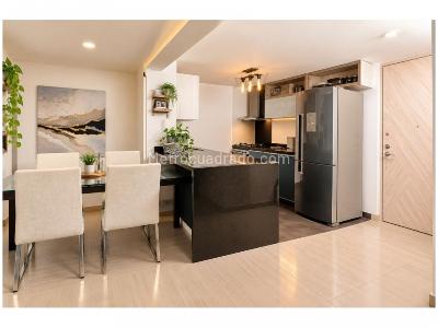 Apartamento de 2 alcobas en venta en Loma De Los Bernal, Medellín, 77 m² · foto 11 de 20