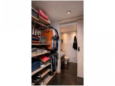 Apartamento de 2 alcobas en venta en Loma De Los Bernal, Medellín, 77 m² · foto 18 de 20