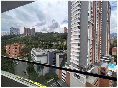 Apartamento de 2 alcobas en venta en El Poblado, Medellín, 94 m² · foto 3 de 18