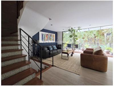 Casa de 3 alcobas en venta en Loma Del Chocho, Envigado, 330 m² · foto 2 de 20