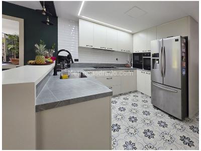 Casa de 3 alcobas en venta en Loma Del Chocho, Envigado, 330 m² · foto 8 de 20