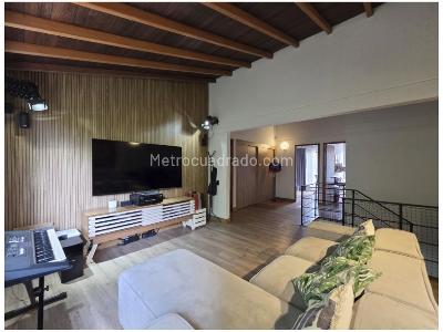 Casa de 3 alcobas en venta en Loma Del Chocho, Envigado, 330 m² · foto 16 de 20