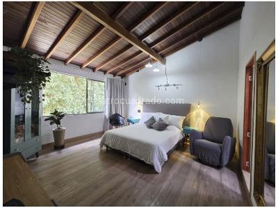 Casa de 3 alcobas en venta en Loma Del Chocho, Envigado, 330 m² · foto 17 de 20