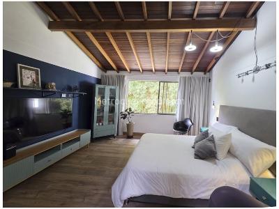 Casa de 3 alcobas en venta en Loma Del Chocho, Envigado, 330 m² · foto 18 de 20