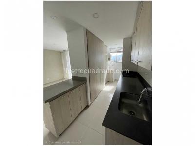 Apartamento de 3 alcobas en venta en Parte Baja De Envigado, Envigado, 79 m² · foto 3 de 16